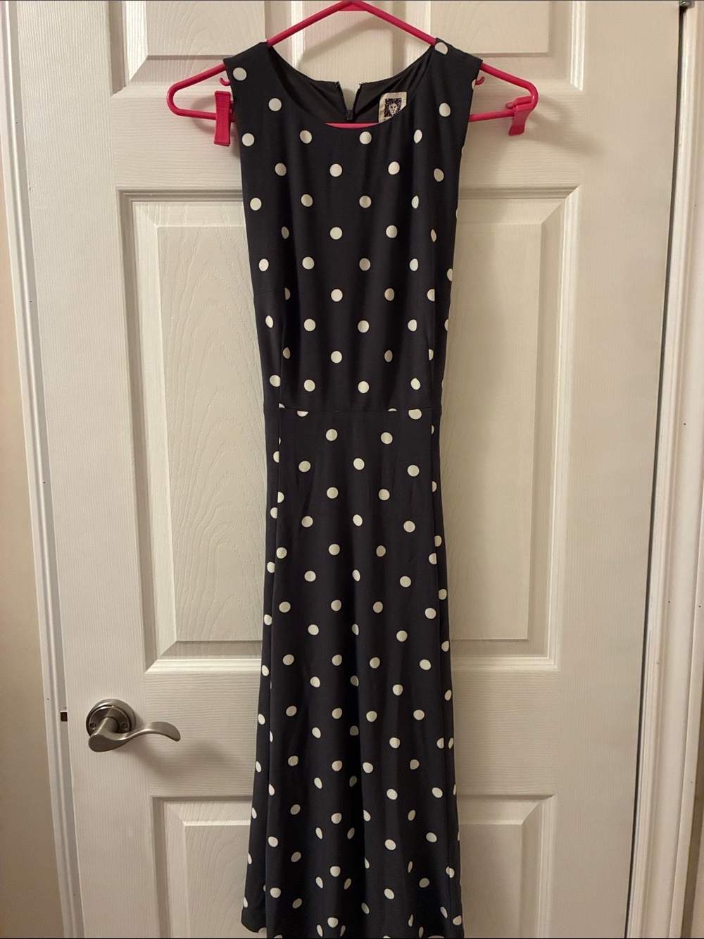 Anne Klein women’s grey sleeveless Dress with White Polka Dots size 4